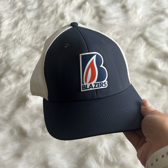 Blazers hockey team hat, perfect condition!!! - Picture 2 of 8